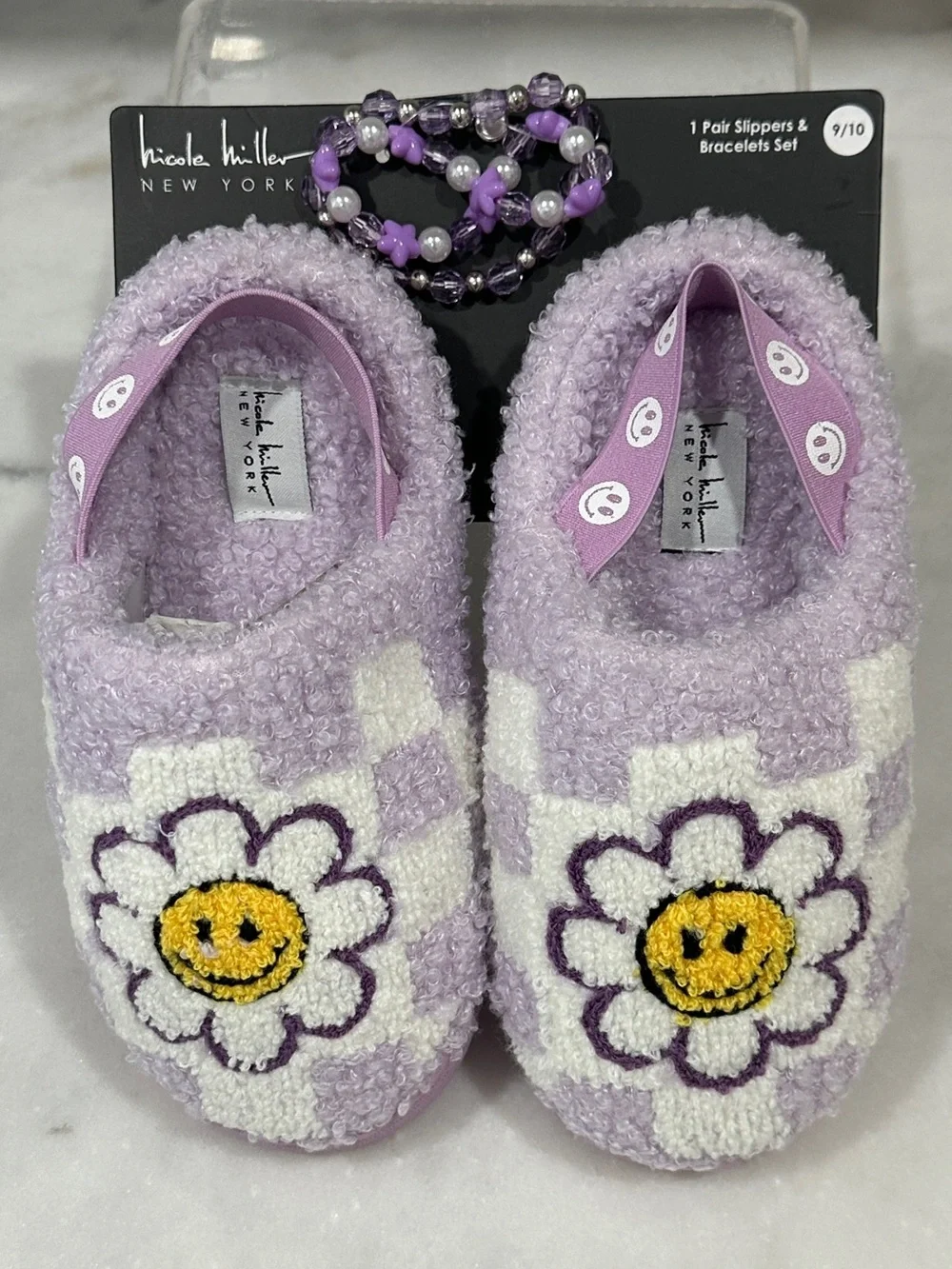 Nicole Miller Kids' Lavender Smiley Daisy Slip-On Slippers & Bracelet Set